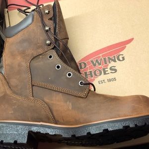 Brand New Men’s DYNAFORCE  8”RedWing work boots.
